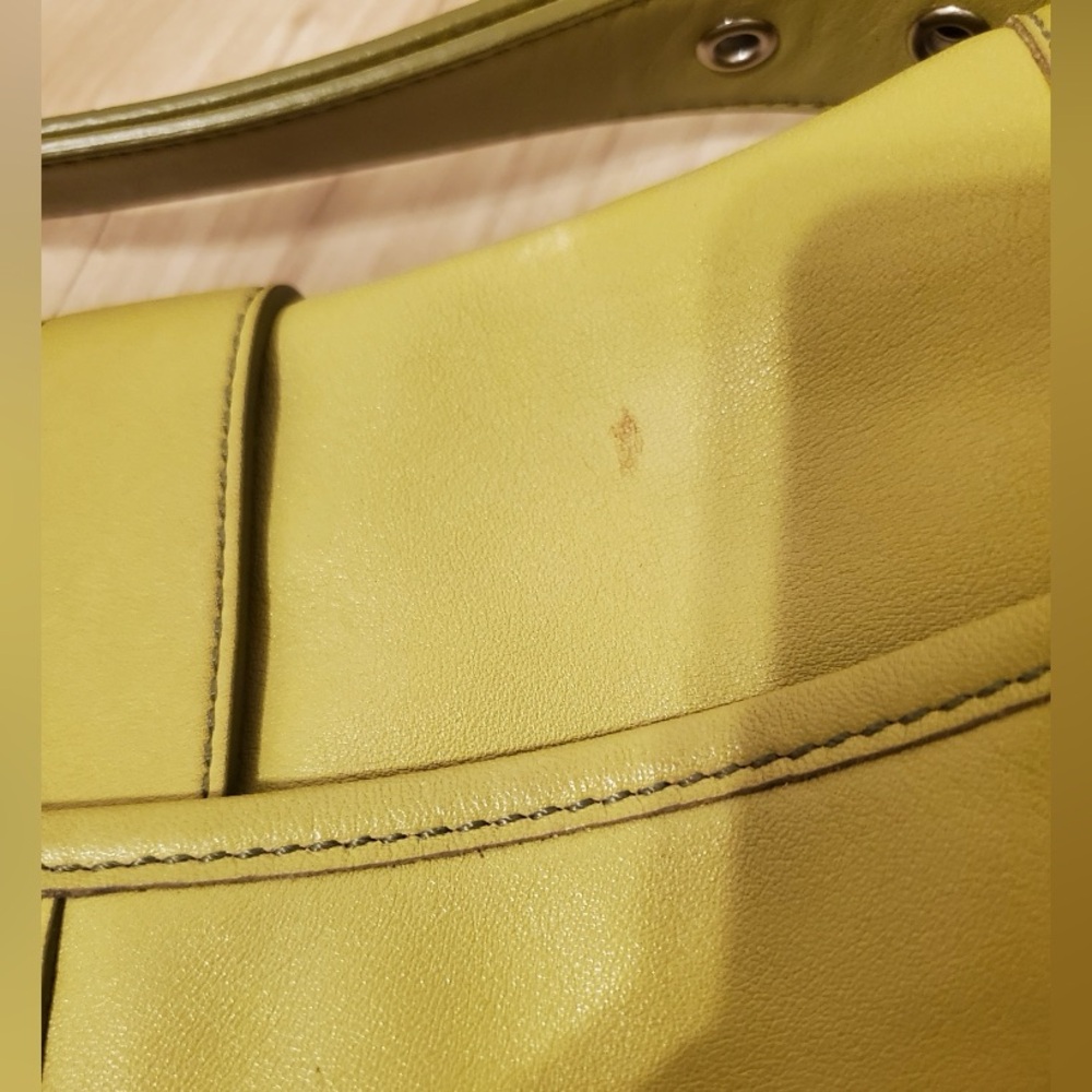 Coach SoHo Vintage 2004 Leather Two Way Lime Green Shoulder/Crossbody Bag - Picture 7 of 15